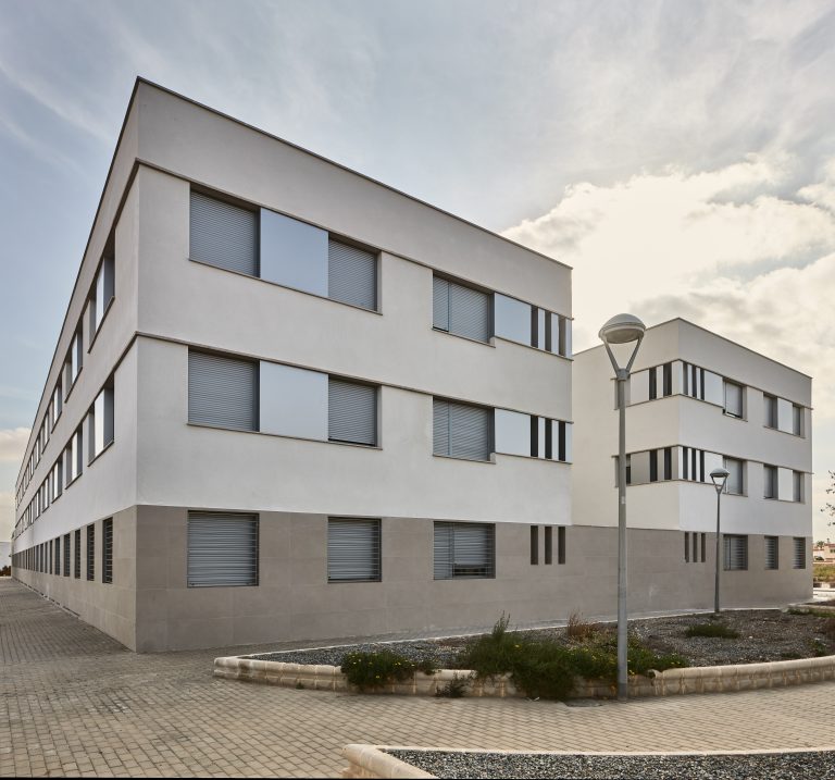 VIVIENDA PROTEGIDA EN COSTACABANA